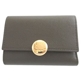 Loewe Pebble Small Vertical Wallet Khaki