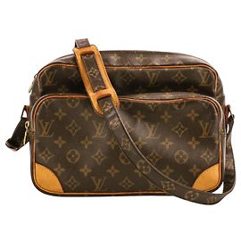Bolso de Hombro Louis Vuitton Monogram Nile Castaño