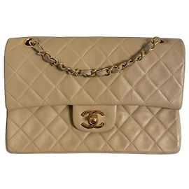 Bolsa Chanel Classic Flap Medium em Pele de Cordeiro Bege Bege