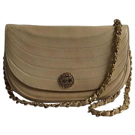 Bolsa Chanel Half Moon Flap em couro bege Bege