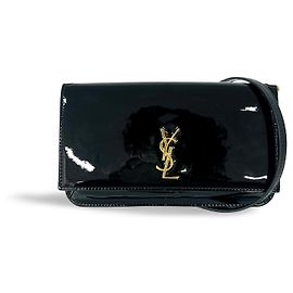 Saint Laurent Cassandre Flap Wristlet Patent Preto