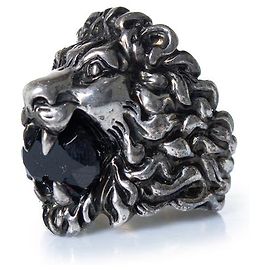 Gucci, Unisex lion ring head with black stone Multiple colors