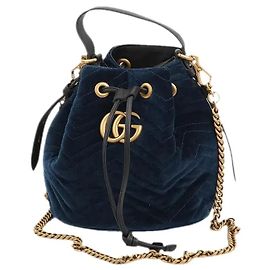 Borsa a secchiello Gucci GG Marmont in velluto blu navy Blu