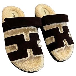 Hermès Chypre Shearling-Lined Suede Sandals Brown Cream