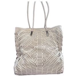 Alexander McQueen Beuteltasche Cutout Leder - Creme Creme