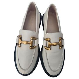 Johnnie Boden Boden Cream Leather Horsebit Loafers Cream Gold hardware