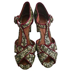 Chie Mihara Damen Sandalen mit Blumenmuster Rot Grün Gelb