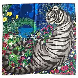 Hermès Lenço de Seda "Tyger! Burning Bright in the Forests of the Night" Rosa Branco Azul Cinza Amarelo