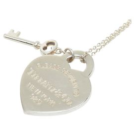 Colar com pingente de chave Return to Heart da Tiffany & Co. Outro