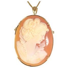 Autre Marque 18K Gelbgoldhalskette mit Muschel-Cameo Golden