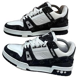 Louis Vuitton Rivoli Monogram Sneaker Schwarz Weiß Schwarz Weiß Monogramm