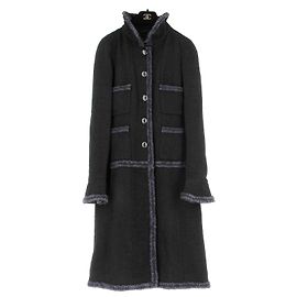 Chanel Schwarzer Tweedmantel mit blauem Flechtbesatz Schwarz