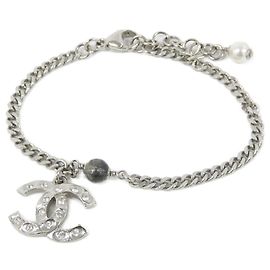 Pulseira Charm Chanel Prata Branco Outro