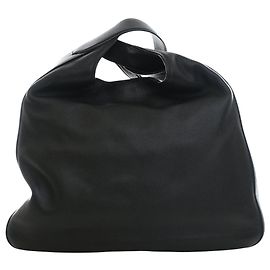 Prada Black Vitello Corsica Pocket Hobo Noir