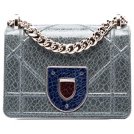 Dior Diorama Mini Flap em pele de veado craquelada cinza Marrom Cinza antracite