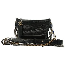 Bolsa Hobo Chanel Small Gabrielle em couro de bezerro preto Preto