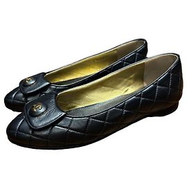 Chanel Quilted Leather Ballet Flats with CC Logo Black