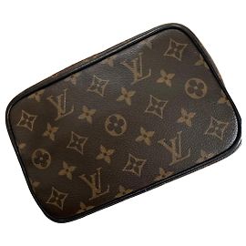 Louis Vuitton Necessaire Monogram 26 Marrom Monograma