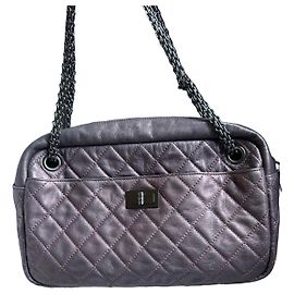 Bolsa Chanel 2.55 em couro metalizado Rosa Roxo
