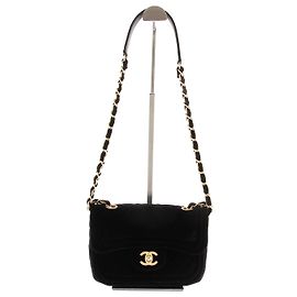 Chanel Bolsa de ombro em veludo acolchoado Preto