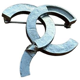 Spilla Logo CC Chanel Argento
