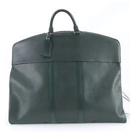 Custodia per abiti Louis Vuitton Taiga Bering Epicea Altro