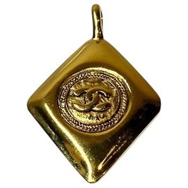 Collier pendentif vintage Chanel Coco Mark Doré