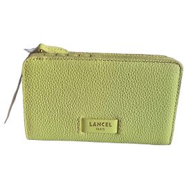 Cartera Compacta Lancel Ninon en Cuero Amarillo Limón Amarillo