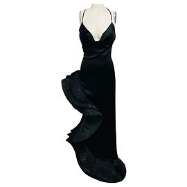 Retrofête Retrofete Kaitlin Black Satin High Low Rüschenkleid / Abendkleid Schwarz