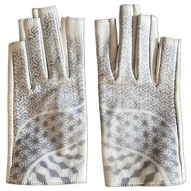Chanel Chalk White Lambskin Printed Fingerless Gloves Size 7 White Grey