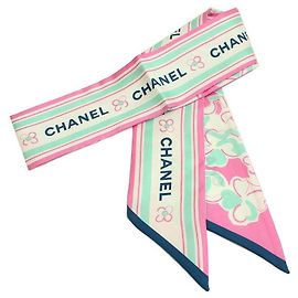 Chanel Sciarpa sottile Camellia rosa Bianco