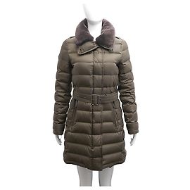 Burberry Jaqueta acolchoada com gola de pele e plumas Marrom