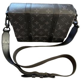 Louis Vuitton Soft Trunk Messenger Monogram Eclipse Schwarz