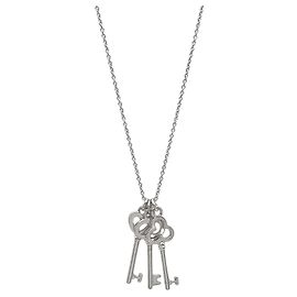 Collar Tiffany & Co. Three Key Heart Crown Oval Plata