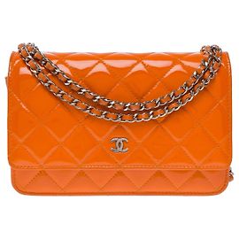 Bolsa CHANEL Wallet on Chain em Couro Laranja - 103544 Laranja
