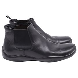 Botas de cano curto com tira Prada em couro de bezerro preto Preto