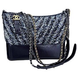 Chanel Gabrielle Hobo em Tweed Multicolorido e Couro Verniz Preto Multicor