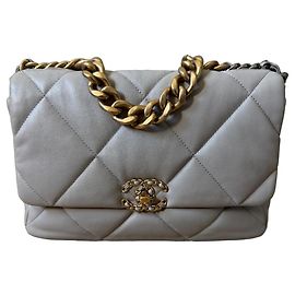 Chanel 19 Große Handtasche Perlgrau Leder Grau