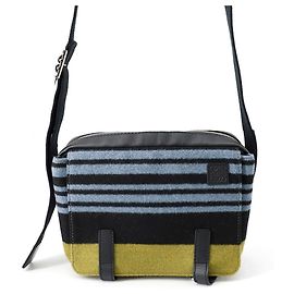 Loewe Schultertasche Military XS Schwarz Khaki