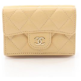 Cartera tríptico Chanel Classic Small Flap Beige