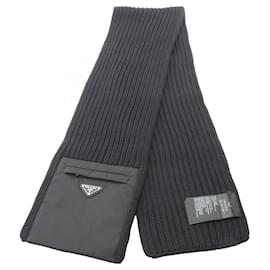 Sciarpa Prada Re-Nyion Triangle Plate Nero