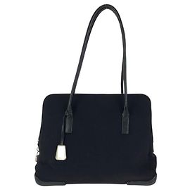 Prada Schwarze Leder-Tote Schultertasche Schwarz