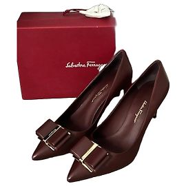 Scarpins de couro Salvatore Ferragamo Barolo Bordeaux