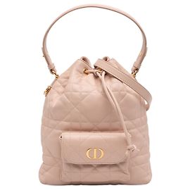 Borsa a secchiello Macrocannage Caro in agnello marrone Small di Dior Marrone Carne