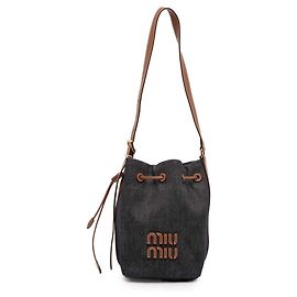 Bolsa bucket Miu Miu em denim azul com logótipo Azul Azul marinho