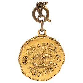 Collier pendentif à chaîne avec motif pièce Chanel Coco Mark Doré