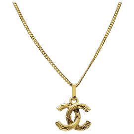 Colar com pingente de corrente Chanel Coco Mark Dourado