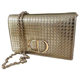 Bolsa de ombro Dior Cannage em couro dourado Dourado
