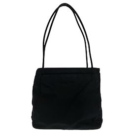 Tote in nylon Prada con logo Triangle Nero