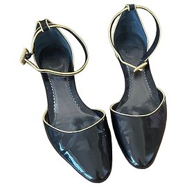 Sandalias de charol negro Giorgio Armani con tiras Negro